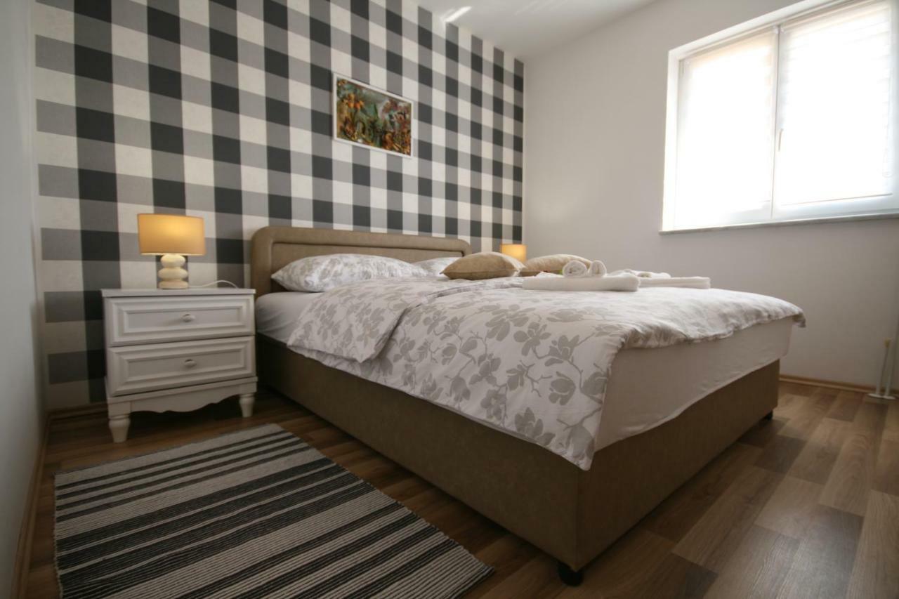Holiday House Leona Otočac Extérieur photo