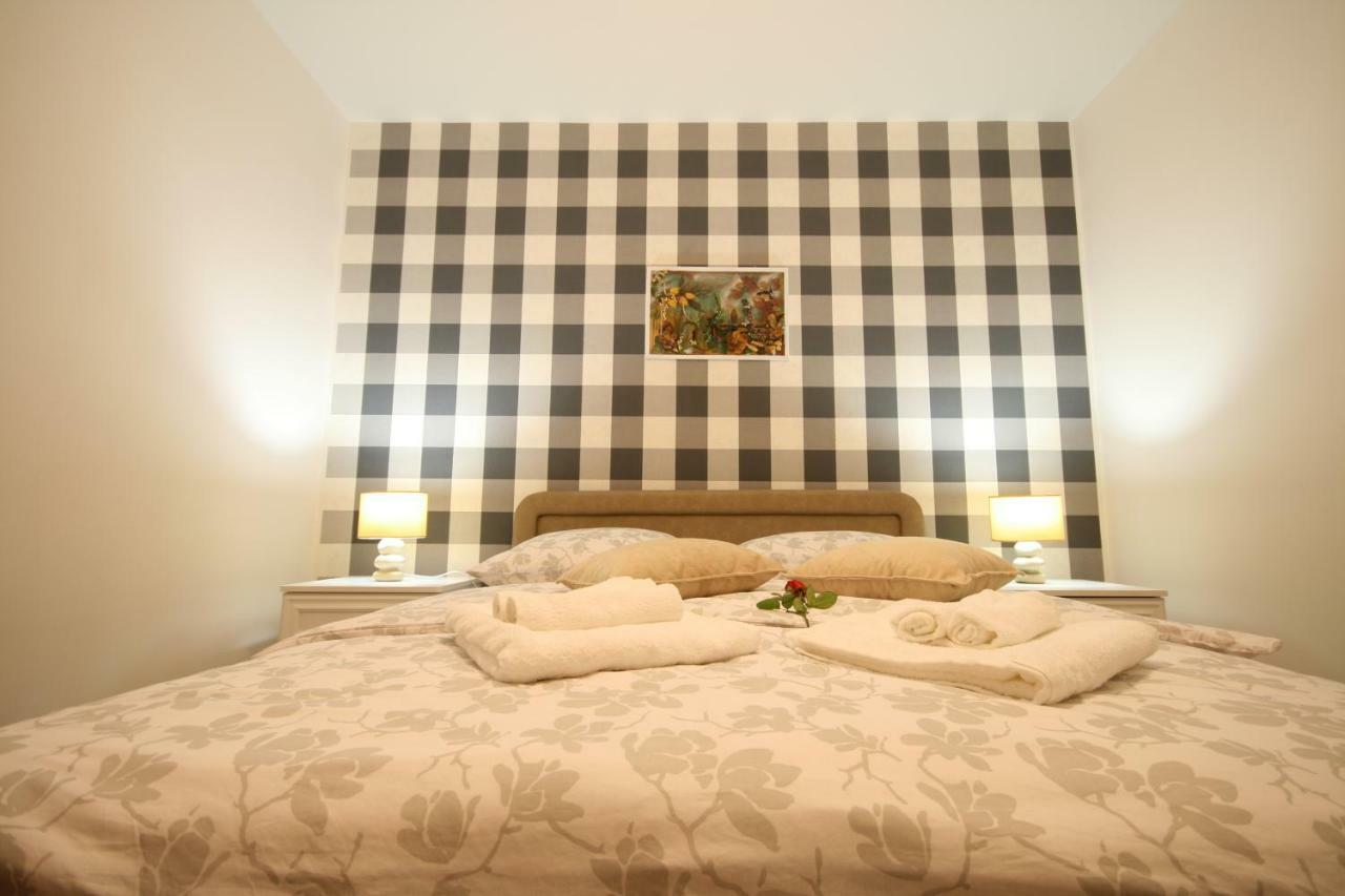 Holiday House Leona Otočac Extérieur photo